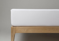 Непромокаемый натяжной наматрасник Aress по всему периметру